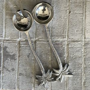 EUC Tropical Palm Tree Salad Tongs Serving Set